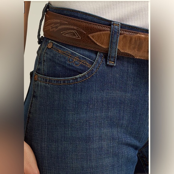 Wrangler Q Baby Boot Cut The Ultimate Riding Jean, Size 9/10 x 30, NWOT - Picture 3 of 14